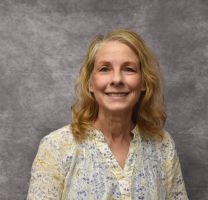 Headshot: Ruth Shaver 